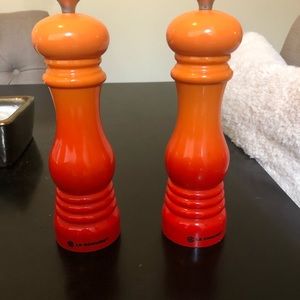 Le creuset salt and pepper mill